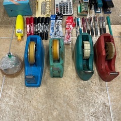 無料で差し上げます。店舗用品 その2 ボールペンやセロテープ台、マジックなど　まとめて引き取り希望の画像