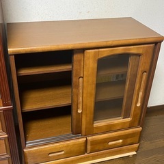 扉付き木製本棚　スライドドアの画像