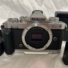 Nikon zfc　　ボディ　シルバーの画像