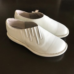 【新品】 Put's  プッツ　本革　レザー シューズ   23cm  ホワイトの画像