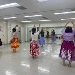 楽しくフラダンス体験の画像