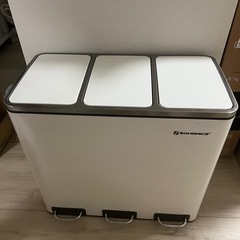 「予約中」分別ゴミ箱の画像