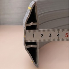 LOOBANI ケーブルプロテクター 配線カバー モール グレー 残り2.4mの画像