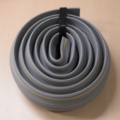 LOOBANI ケーブルプロテクター 配線カバー モール グレー 残り2.4mの画像