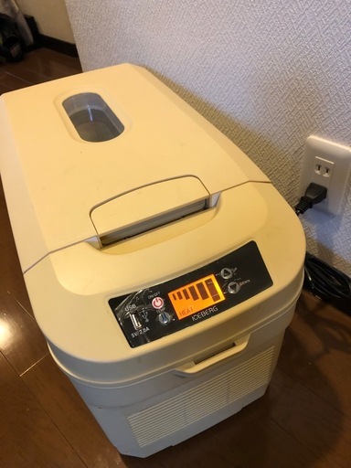 キャンプ、車中泊に冷温庫