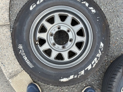 ハイエース　　4本セット　タイヤ、ホイルセット　195/80/15