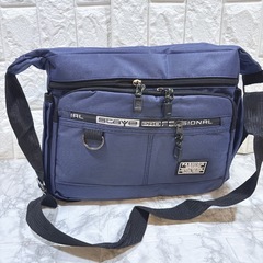 ショルダーバッグ　メンズ　青　ネイビー　軽量　メッセンジャーバッグ　多収納　16の画像