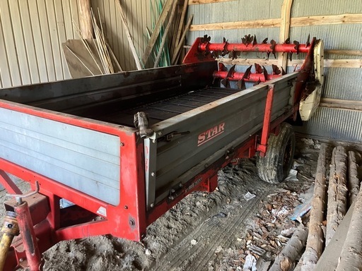 STAR マニュアスプレッダー　2800kg