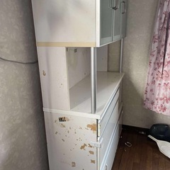 食器棚の画像
