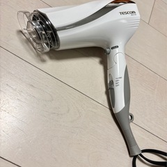 ★9/19(金)限定【美品】テスコム　ドライヤー TESCOM プロテクトイオン ヘアードライヤー ホワイトの画像
