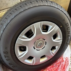 ハイエース　新車外しホイールタイヤセットの画像