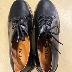 新品の革のブーツの画像