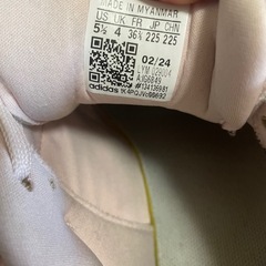 adidas靴の画像