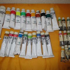 油性絵の具、水性絵の具、油絵用ナイフの画像