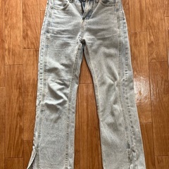 【apretro】スリットデニムパンツ〈セミフレア/ベルボトム〉Sサイズの画像