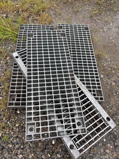 グレーチング 長さ995㎜×幅400㎜ 厚50㎜ 側溝の蓋 溝蓋 グレイチング ツイスト型 グレイチング U字溝 排水4枚セット