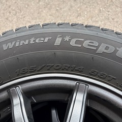 中古スタッドレス、ホイール　日産ノートなど！185/70R14 2024年製！！ハンコック　ウインターアイセプト　1455 4-100 40の画像