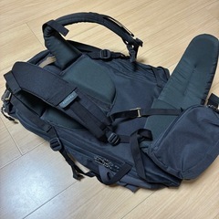 FORCLAZ Travel 100 40L ブラックバックパックの画像
