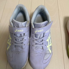 キッズ　運動靴　アシックスの画像
