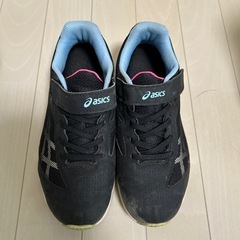 キッズ　運動靴　アシックスの画像