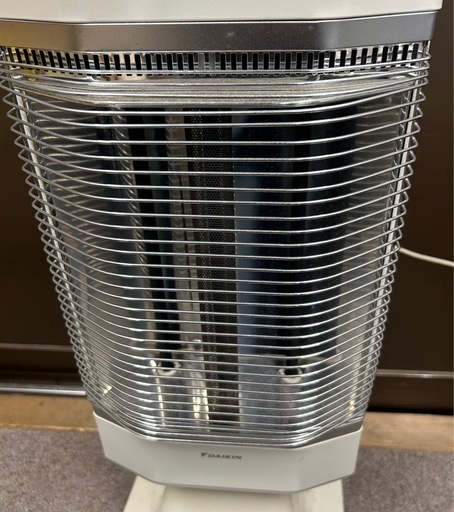 ダイキン ヒーター 遠赤外線暖房機 美品】ダイキン 遠赤外線暖房機 ERFT11SS-T 2015年製 首振り