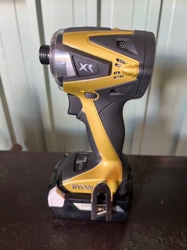 充電式インパクトドライバ