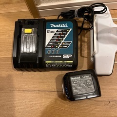 【makita】マキタ スティッククリーナー＆充電器　の画像