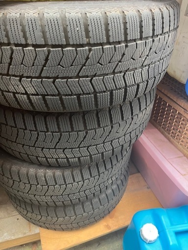 スタッドレスタイヤ　215/45R17 87Q