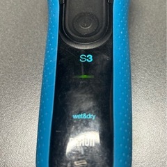 【中古品】　電気シェーバー　充電器付きの画像