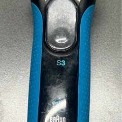 【中古品】　電気シェーバー　充電器付きの画像