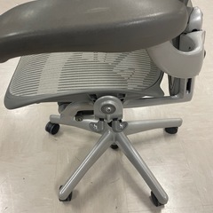 ハーマンミラー椅子
の画像