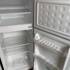 9月21日お譲り予定(④運搬費込み)2020年製‼️一人暮らしサイズオシャレ冷蔵庫の画像