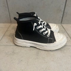 子供　ハイカットスニーカー　18の画像