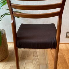 セレクトウォールAチェア　WAL/XBR（PVC）【ダイニングチェア】の画像