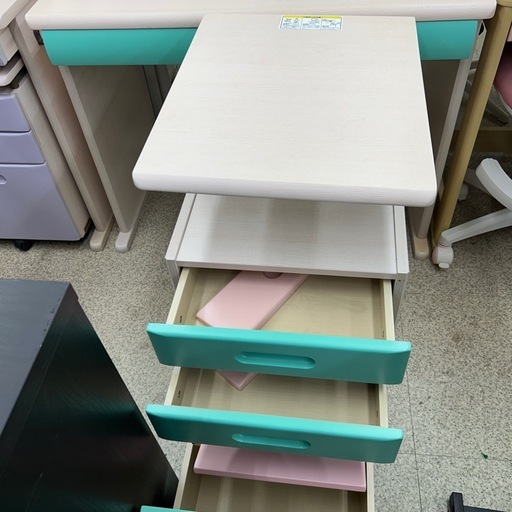リユースのサカイ東金店 NITORI 学習机 ※デスク前板交換可能(ピンク) TJ14789