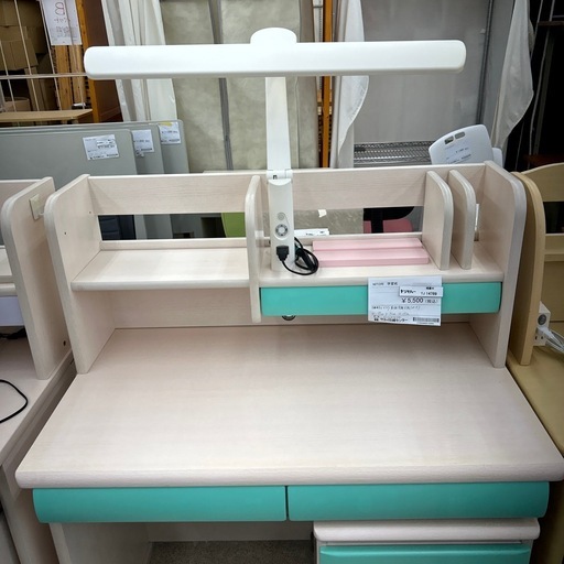 リユースのサカイ東金店 NITORI 学習机 ※デスク前板交換可能(ピンク) TJ14789