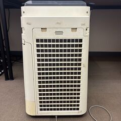 SHARP シャープ 加湿空気清浄機 KC-F50-W 2016年製 プラズマクラスター搭載 動作品 フィルター交換必須の画像