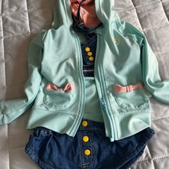 季節終わりのセール！キッズ　水着　ラッシュガードの画像