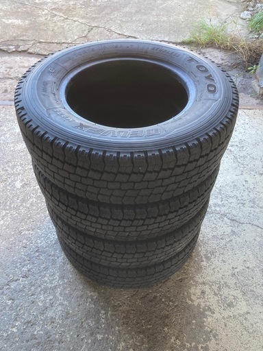 トーヨー TOYO DELVEX M934 225/70R16 スタッドレスタイヤ 4本セット
