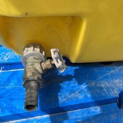 水タンク200ℓ蛇口付きの画像