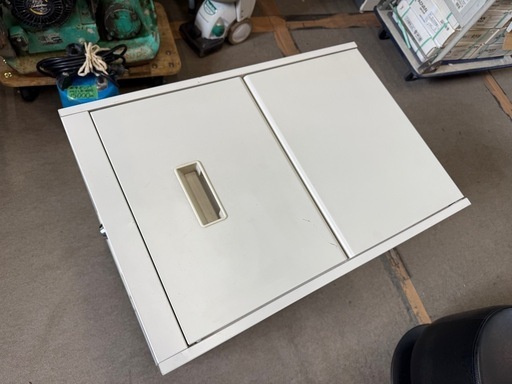 コクヨ　工具箱　スチールキャビネット
