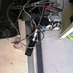 200系ハイエース　自動スライドドアキット　部品取りの画像