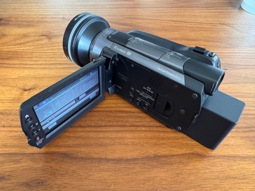 【メルカリ販売済】SONY Handycam HDR-XR520V ビデオカメラ ワイコン付き