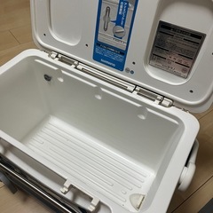 クーラーボックス　つり釣りの画像