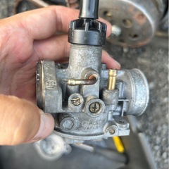 近くの方で原付バイクのエンジンかからず手を貸してください