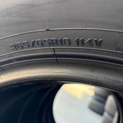 中古サマータイヤ　新車外し　ほぼ新品！265/65R18 114V ランクルやjeepに！　ダンロップAT23の画像