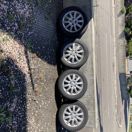 スタッドレスタイヤ国産品