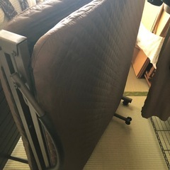 折りたたみベッドの画像