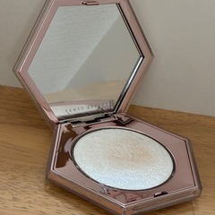 ダイヤモンドボムFenty Beautyの画像