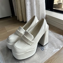 厚底靴225cmの画像